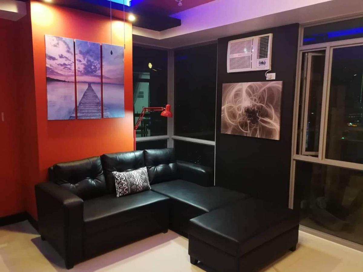 Cubao Manhattan Heights Unit 11Pq Tower B, 1Br Кесон Сити Екстериор снимка